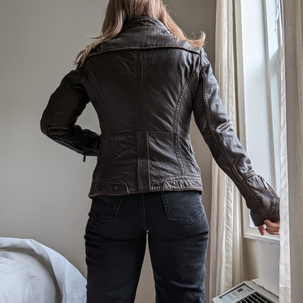 Aqua aviation inspired leather jacket with lambswool collar and zipper details - Picture 14 of 14